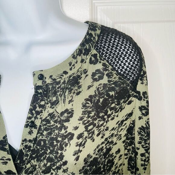 Hinge Long Sleeve Relaxed Floral Drop Waist Mesh Shoulder Dress Green Black S - Picture 4 of 10